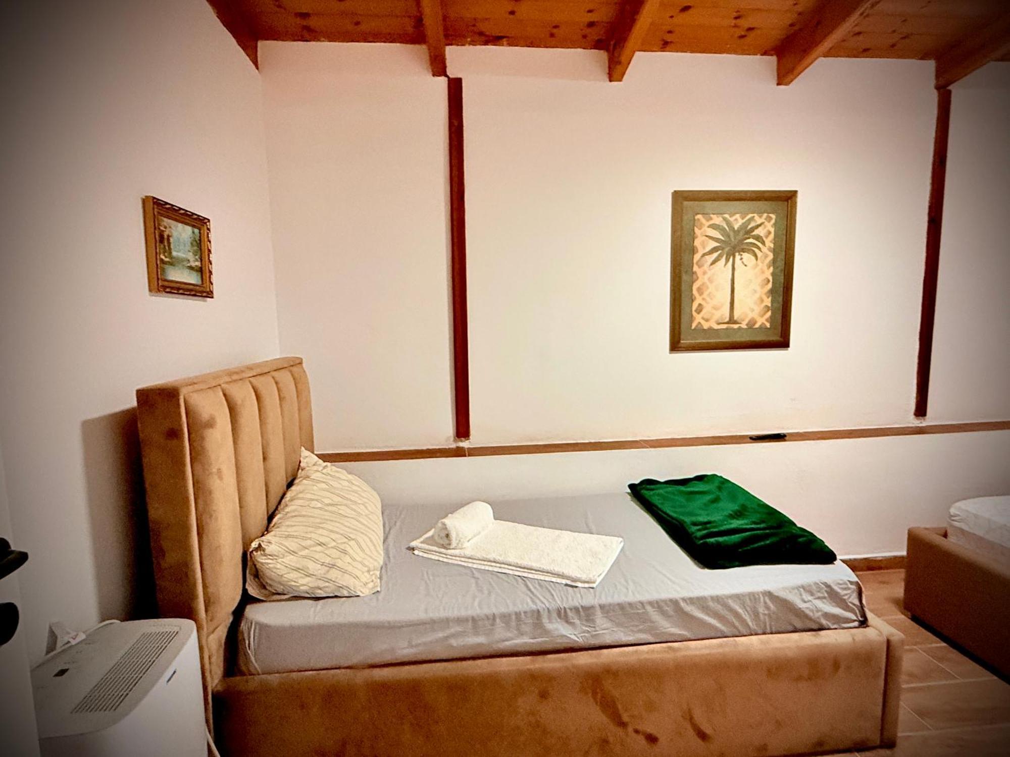 Vila Elezi Piqeras Borsh Bagian luar foto